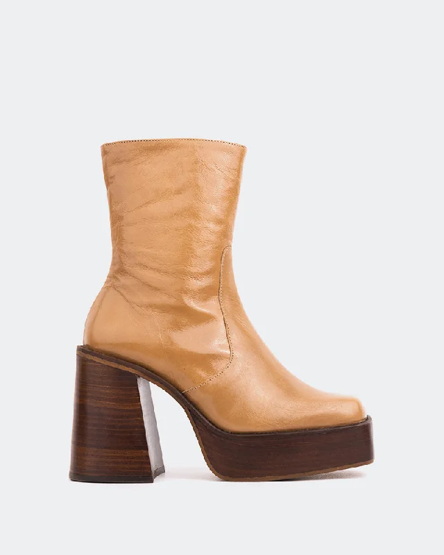 Cozy Winter Boots Wicked Camel Leather