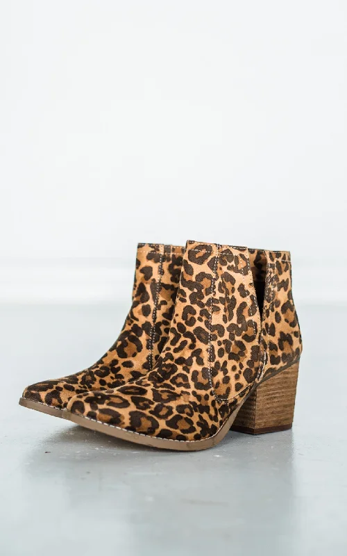 Comfortable Snow Boots Tarim Bootie in Leopard