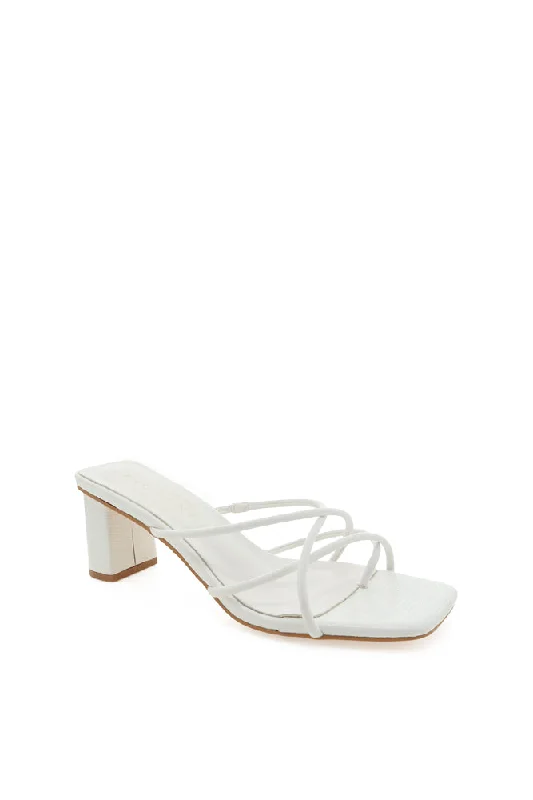 Sporty Casual Shoes Jeana Block Heel in White