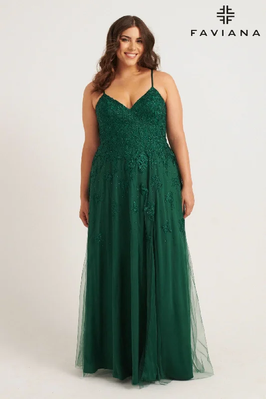 Timeless Gown Plus Size V-Neck Lace and Tulle Flowy Gown | 9552