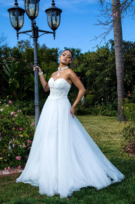 Puffy Formal Dress Long Strapless Sweetheart Beaded Lace Wedding Gown