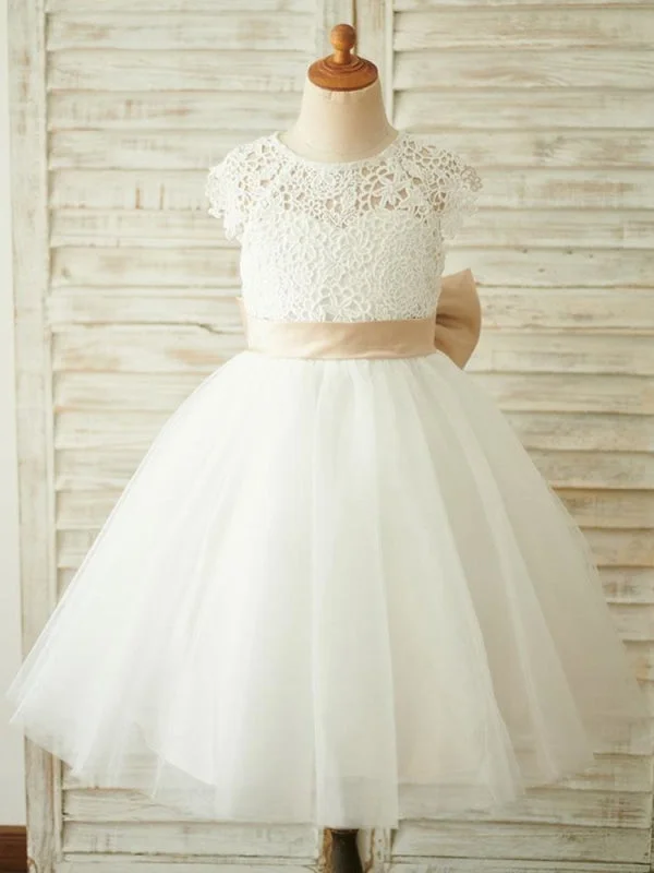 Chic Satin Dress Cute White Little Girl Dress for Wedding Sash Short Sleeves Floral Lace Flower Girl Dresses with BowTie