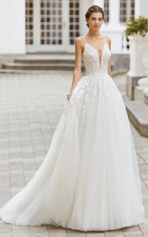 Glittering Evening Gown Demure Princess A-Line Boho Lace Ball Gown Wedding Dress Ethereal Fairy Plunging Spaghetti Straps Backless Bridal Gown Glittering Evening Gown Demure Princess A-Line Boho Lace Ball Gown Wedding Dress Ethereal Fairy Plunging Spaghetti Straps Backless Bridal Gown