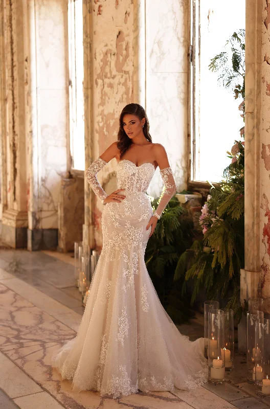 Floor-Sweeping Gown Style Catherine 44024